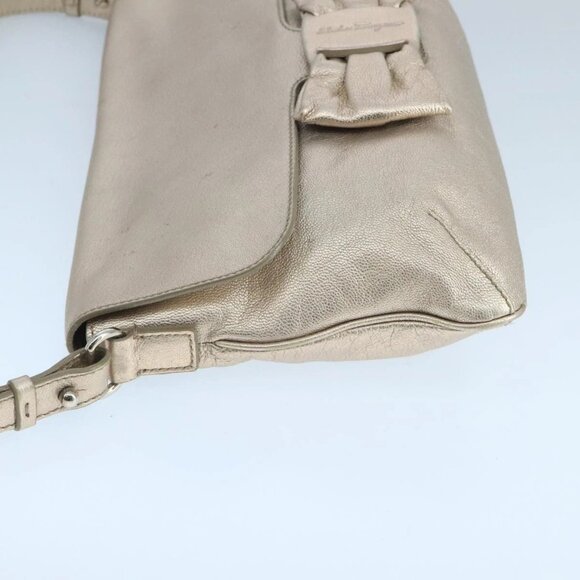 Salvatore Ferragamo Vala Shoulder Bag Leather Champagne Gold Auth 104964 - Picture 6 of 16